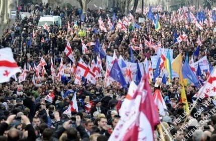 استعفای دولت و برگزاری انتخابات زود هنگام پارلمانی، خواسته معترضان گرجی